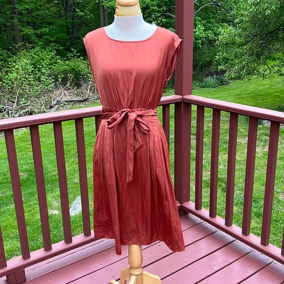 LOFT Dresses & Skirts - New! Loft SZ 2, sleeveless pleated dress.